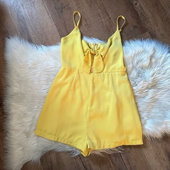 SUPERDOWN Dawn Tie Front Romper Yellow - Picture 2 of 4